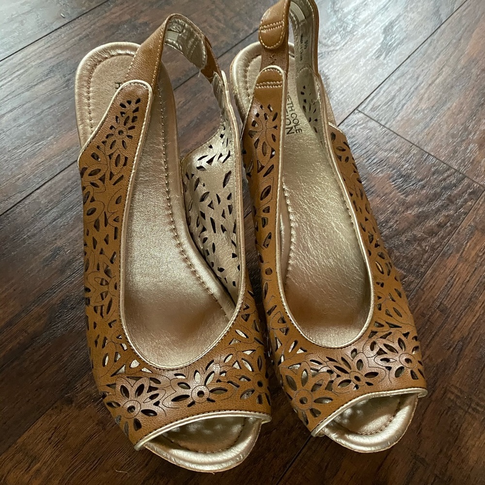 Comfortable wedges. Gold accents.